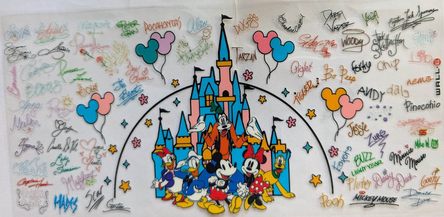 Dis.02 - Disney castle with goofy and others - not to be sold on its own